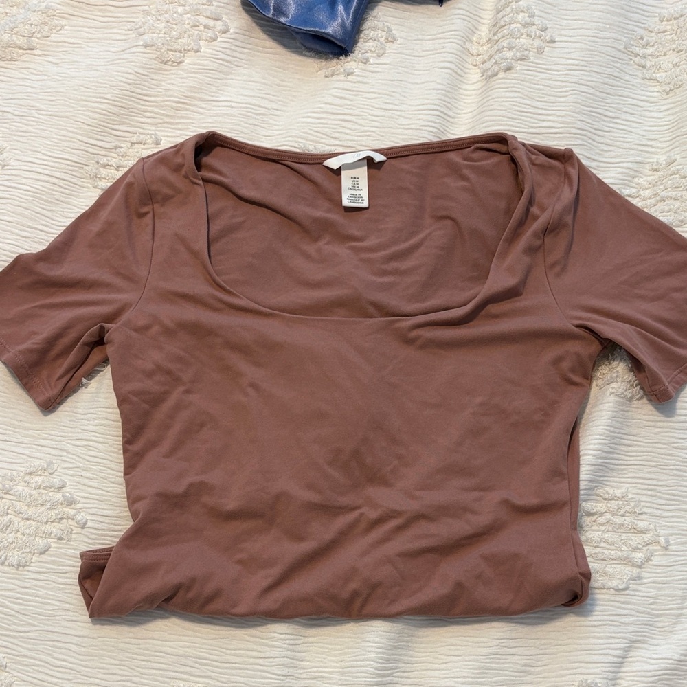 Women's Scoop Neck Short Sleeve Bodysuit - Mauve Brown